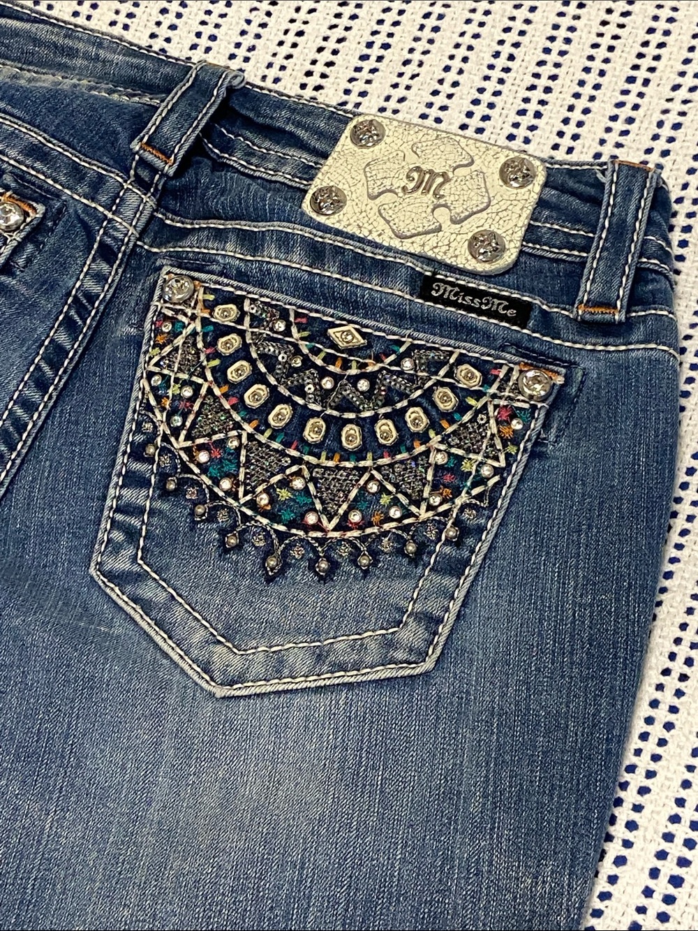 Miss Me Cuffed Mid Rise Embellished bling crop jeans Biker Cowgirl Size 27